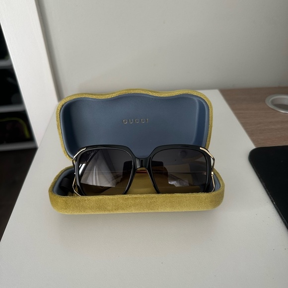 Women’s Gucci sunglasses Gg0647s - Picture 5 of 5